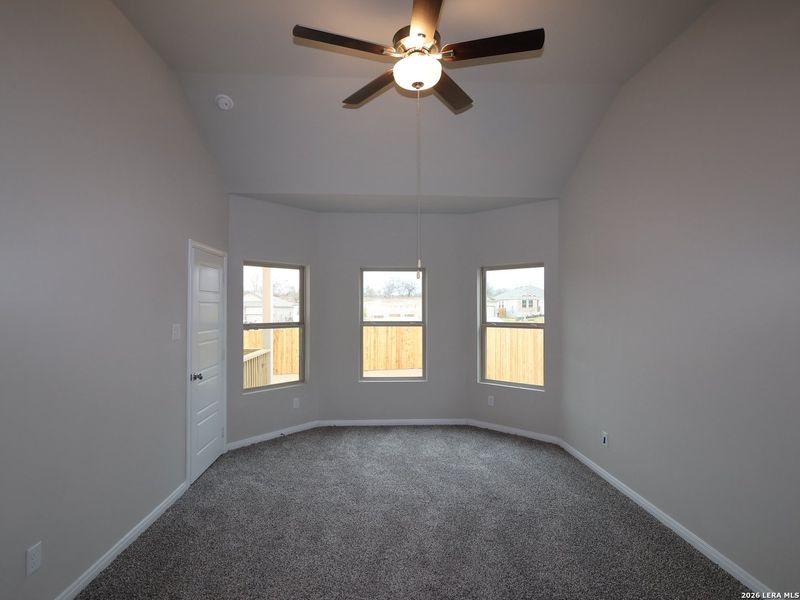 Spacious, unfurnished interior of a new home in Agave, San Antonio (Image 18).