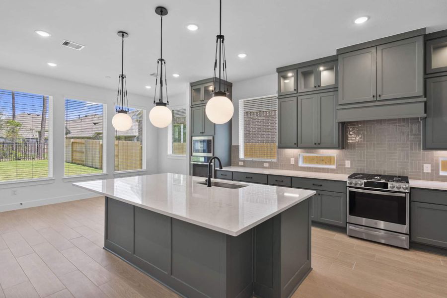 Furnished interior view inside a new home in Evergreen, Conroe (Image 10).