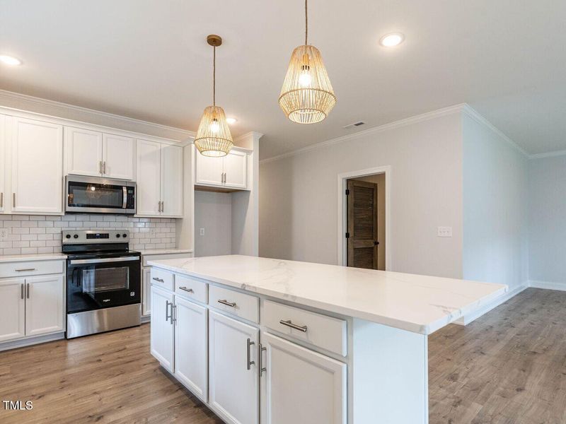 016-1280x960-kitchen