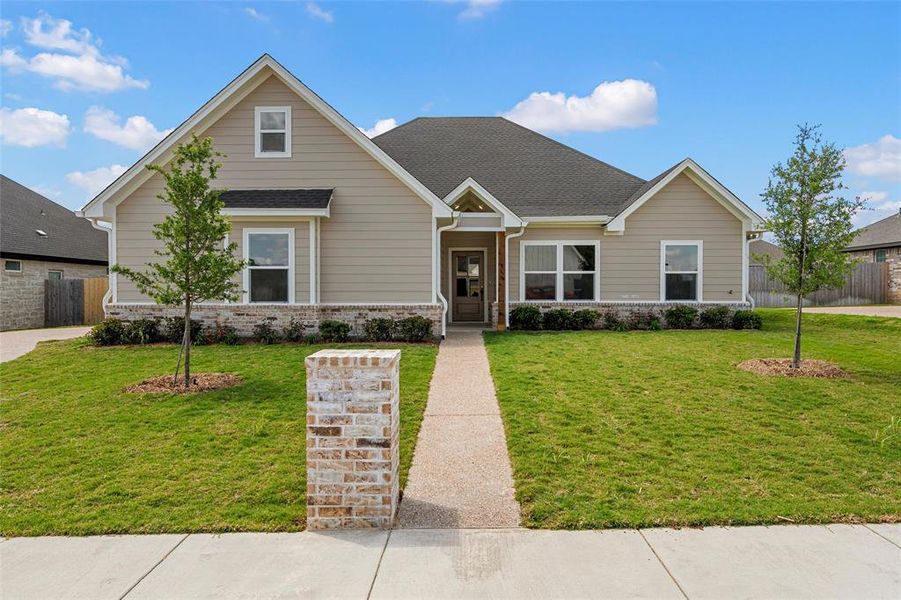 Front exterior of a new home in , Hewitt, TX, highlighting curb appeal (Image 2). Front exterior of a new home in , Hewitt, TX, highlighting curb appeal (Image 2).