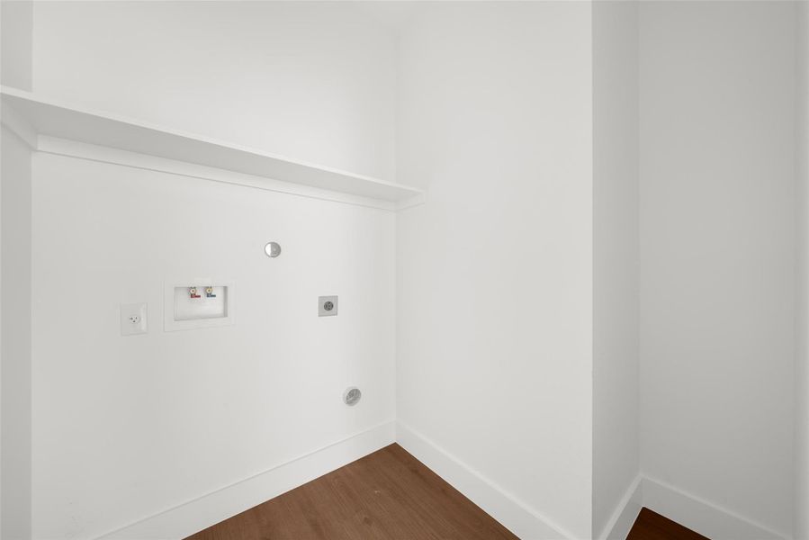 Spacious, unfurnished interior of a new home in , Hempstead (Image 30).