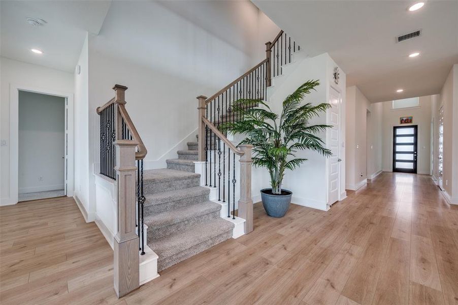 Furnished interior view inside a new home in , Prosper (Image 23).
