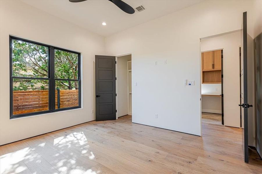 Spacious, unfurnished interior of a new home in , Graford (Image 13).