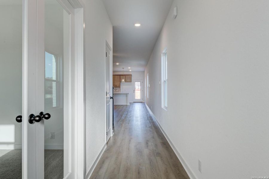 Spacious, unfurnished interior of a new home in Arcadia Ridge, San Antonio (Image 12).