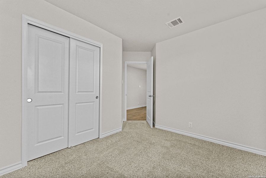 Spacious, unfurnished interior of a new home in Redbird Ranch, San Antonio (Image 19).