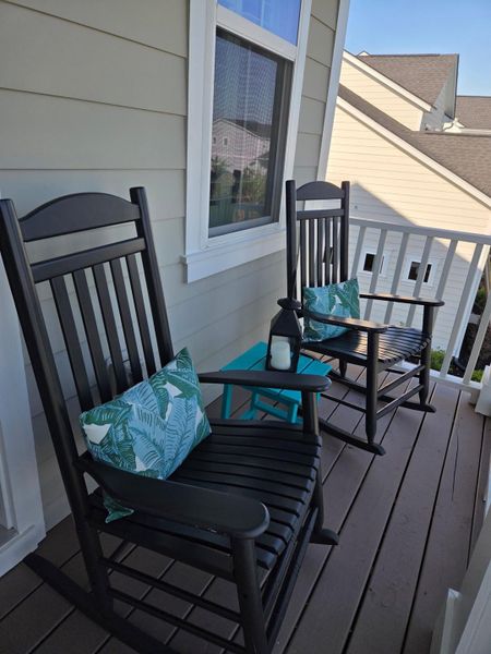 Exterior details and patio area of a home in Carnes Crossroads, Summerville (Image 31).