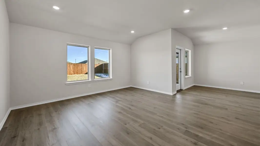 Representative unfurnished interior of a home built from the Texas Cali by D.R. Horton in Cottonwood, Dorchester (Image 6).