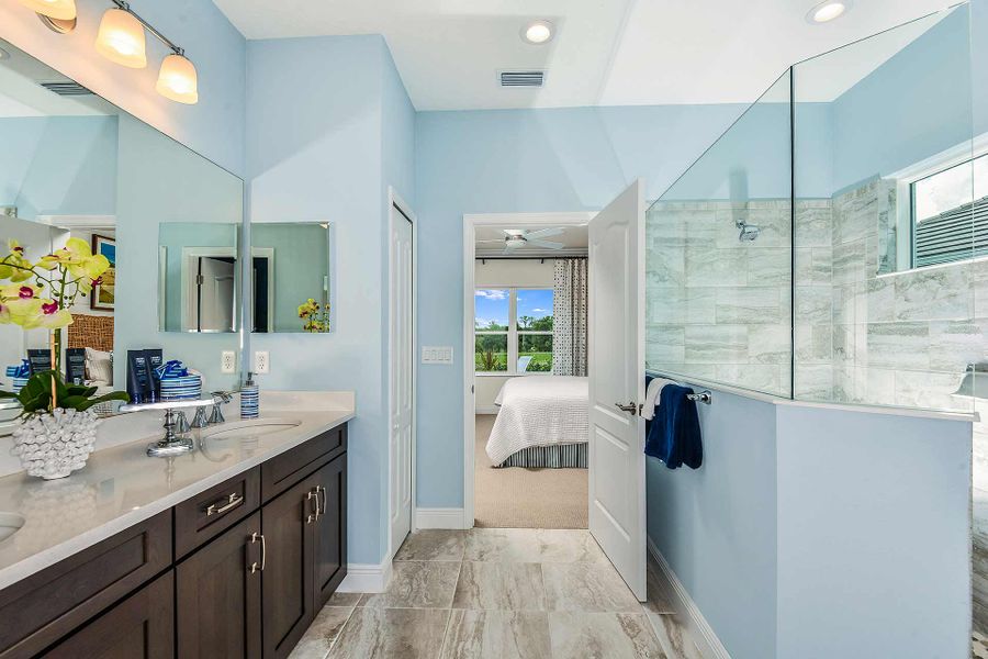 Representative furnished interior of a home built from the Heritage 2 by Neal Communities in Windward, Sarasota (Image 18).