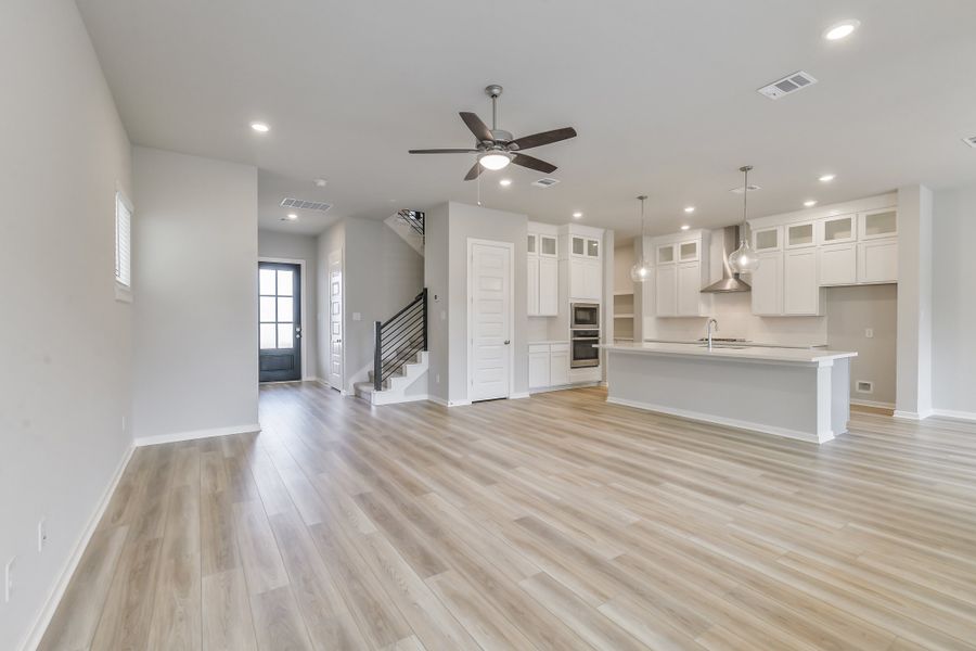 Spacious, unfurnished interior of a new home in Summer Place  35', Montgomery (Image 25).