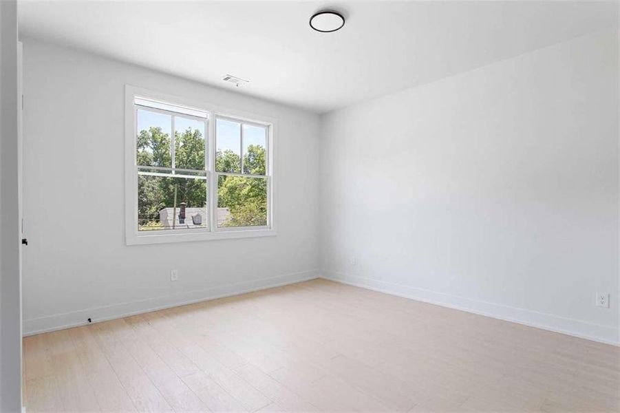 Spacious, unfurnished interior of a new home in , Atlanta (Image 19).