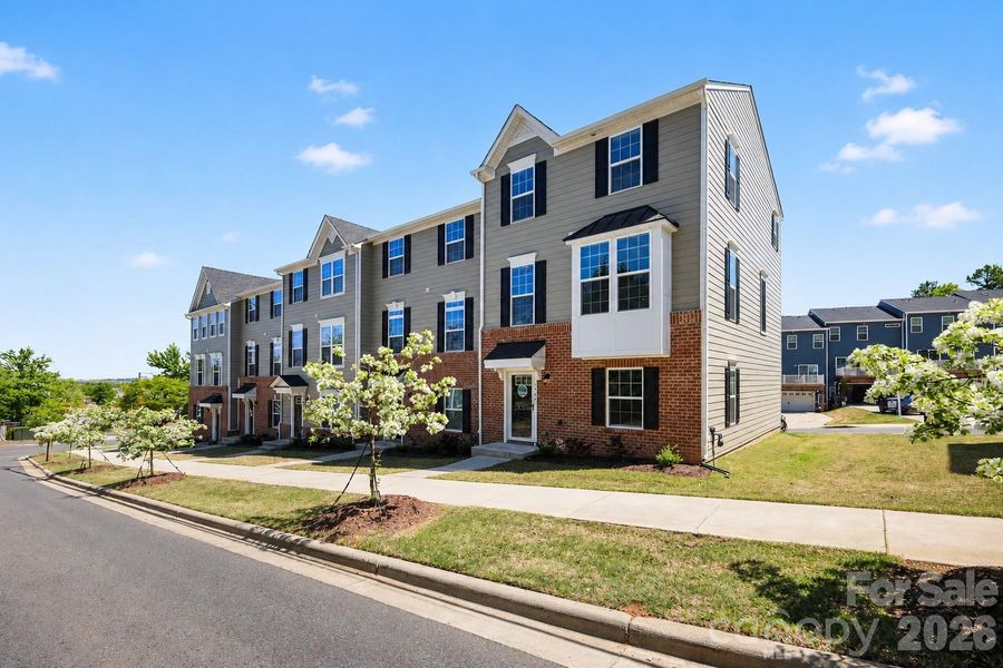 Condo located in Gastonia, NC showcasing its design and architecture (Image 4).