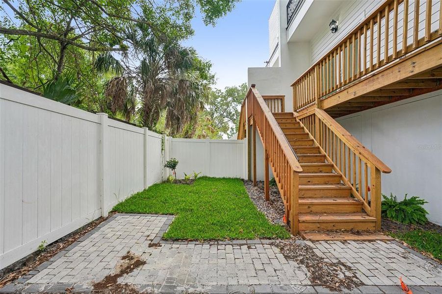 Exterior details and patio area of a home in , Tampa (Image 32).