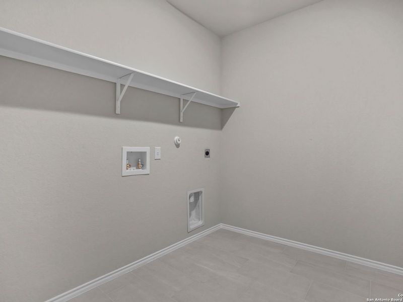 Spacious, unfurnished interior of a new home in Horizon Pointe, Converse (Image 31). Spacious, unfurnished interior of a new home in Horizon Pointe, Converse (Image 31).