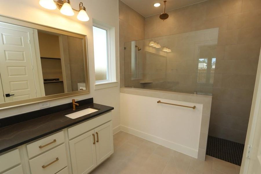 Furnished interior view inside a new home in The Highlands 40', Porter (Image 11). Furnished interior view inside a new home in The Highlands 40', Porter (Image 11).