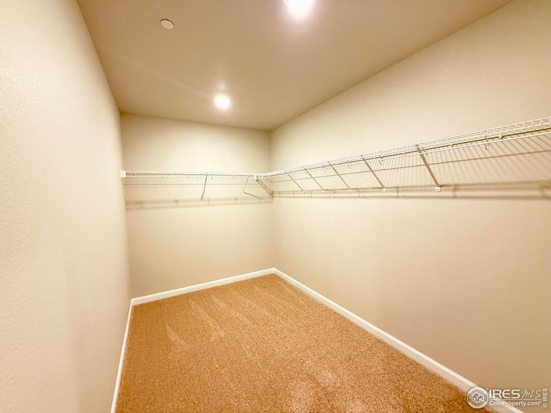 Spacious, unfurnished interior of a new home in Johnstown Village, Johnstown (Image 14).