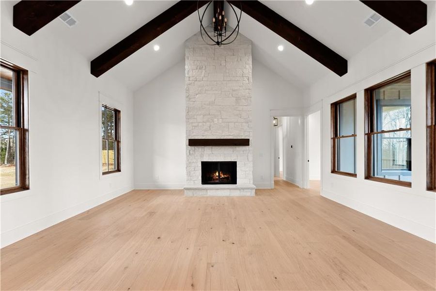 Spacious, unfurnished interior of a new home in , Gainesville (Image 21).