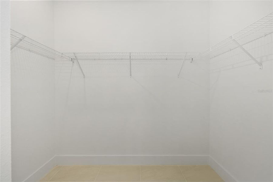 Spacious, unfurnished interior of a new home in , Ocala (Image 28).