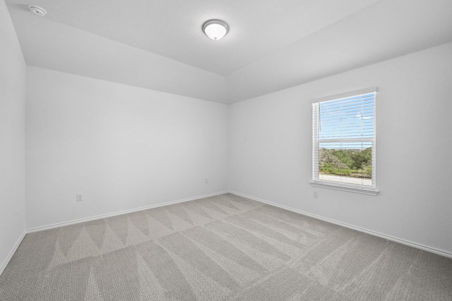 Spacious, unfurnished interior of a new home in Creekside at Estancia, Austin (Image 20).