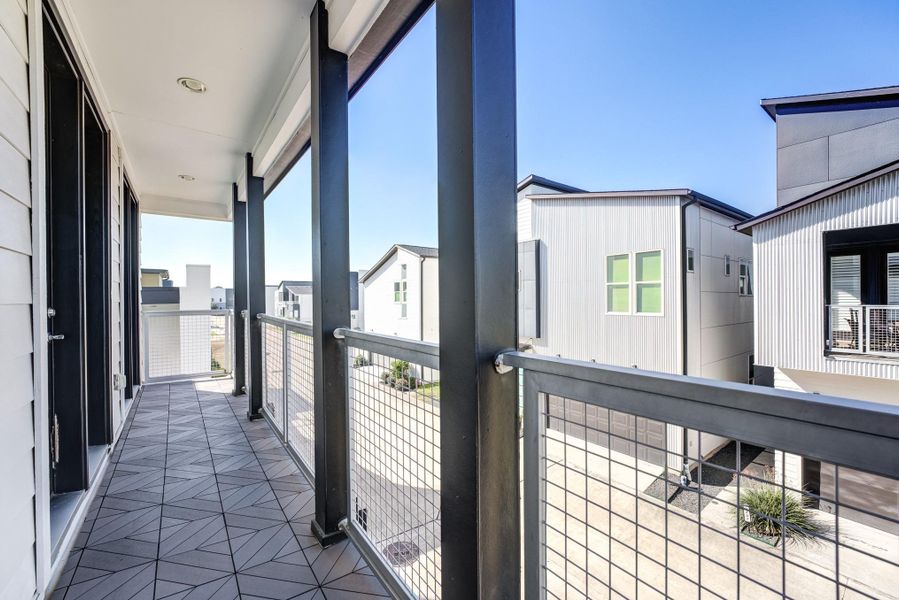 Exterior details and patio area of a home in Avondale, Houston (Image 3).
