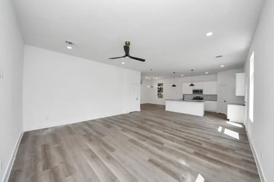 Spacious, unfurnished interior of a new home in , Huffman (Image 33).
