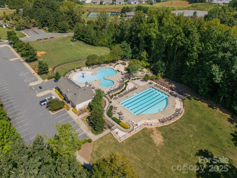 Community amenities in , Charlotte (Image 29). Community amenities in , Charlotte (Image 29).