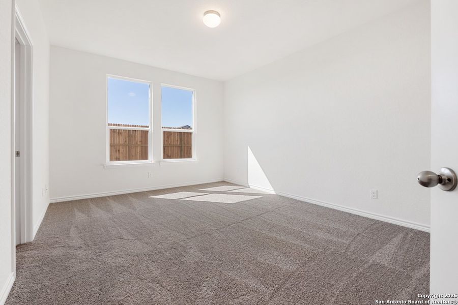 Spacious, unfurnished interior of a new home in Punta Verde, Converse (Image 5).