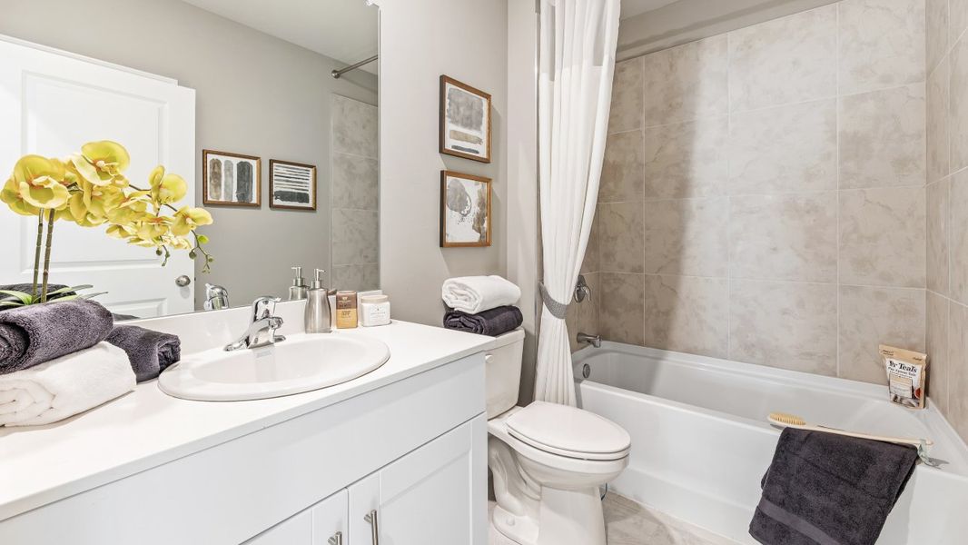 Representative furnished interior of a home built from the Lakeside by D.R. Horton in Hemingway Pointe, Fort Myers (Image 14).