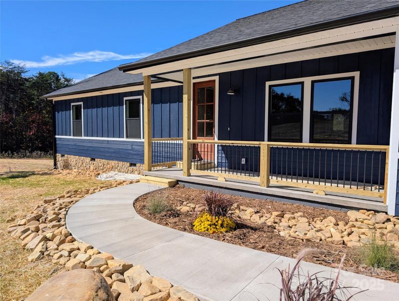 Exterior details and patio area of a home in , Marion (Image 15).