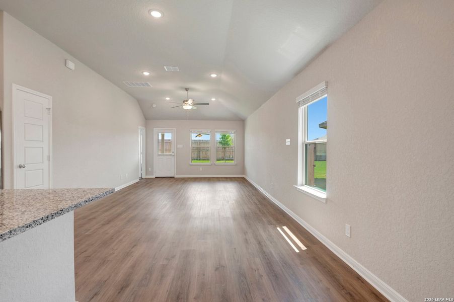 Spacious, unfurnished interior of a new home in Park Place, New Braunfels (Image 38). Spacious, unfurnished interior of a new home in Park Place, New Braunfels (Image 38).