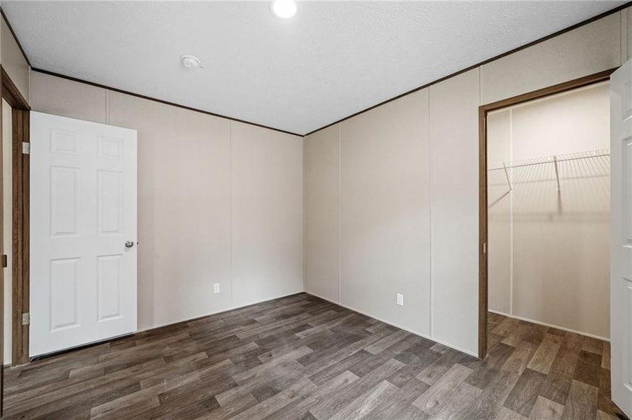 Spacious, unfurnished interior of a new home in , Alto (Image 8).