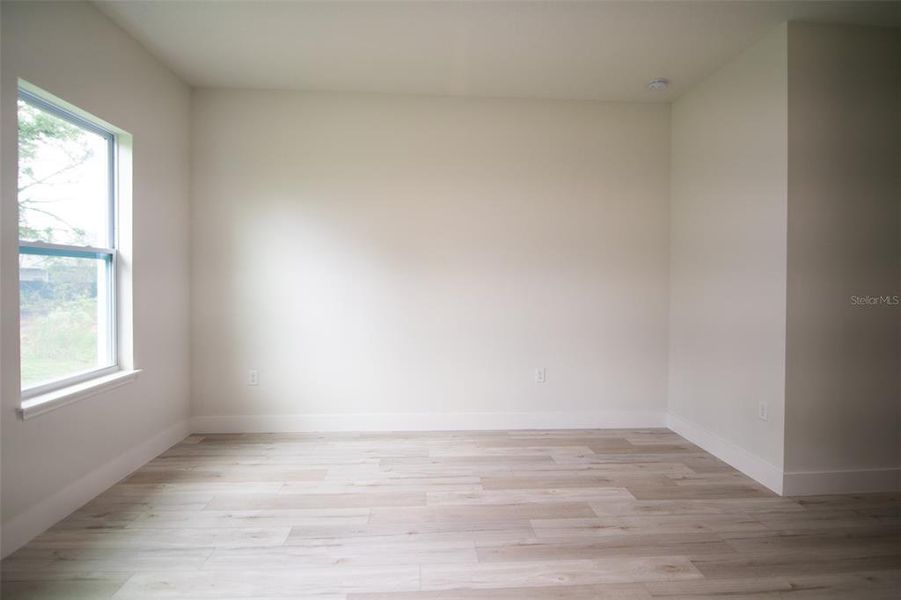 Spacious, unfurnished interior of a new home in , Ocala (Image 16).