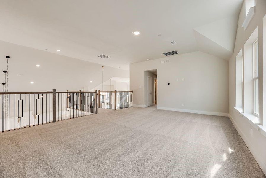 Spacious, unfurnished interior of a new home in Providence Cove, McKinney (Image 27).