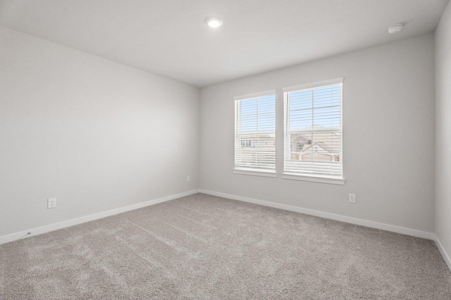 Spacious, unfurnished interior of a new home in Lago Mar, Texas City (Image 22).