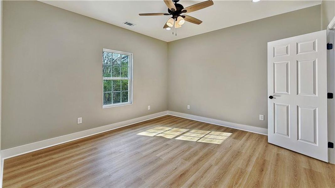Spacious, unfurnished interior of a new home in , Calhoun (Image 12).