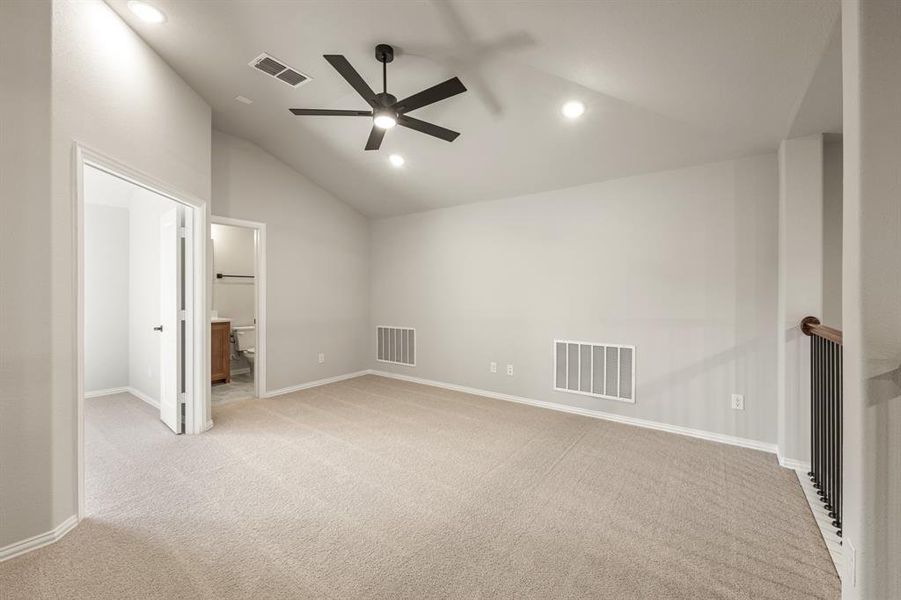 Spacious, unfurnished interior of a new home in Sable Creek, Sanger (Image 19).