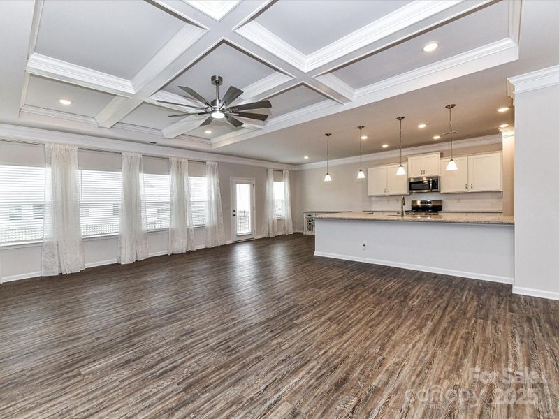 Spacious, unfurnished interior of a new home in , Midland (Image 33).