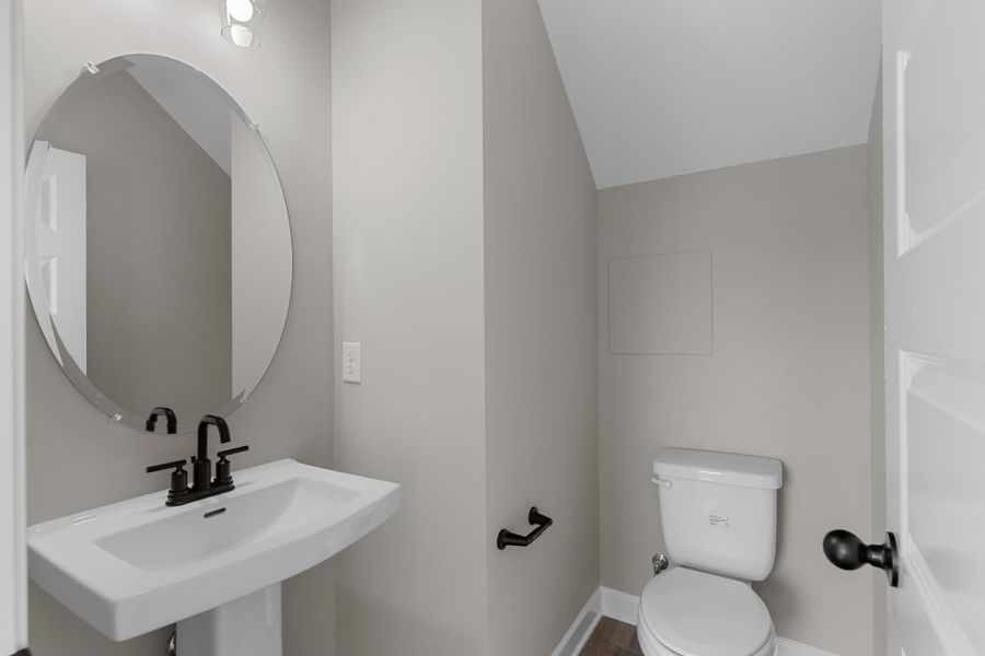 Furnished interior view inside a new home in Oxford Station, Gallatin (Image 9).