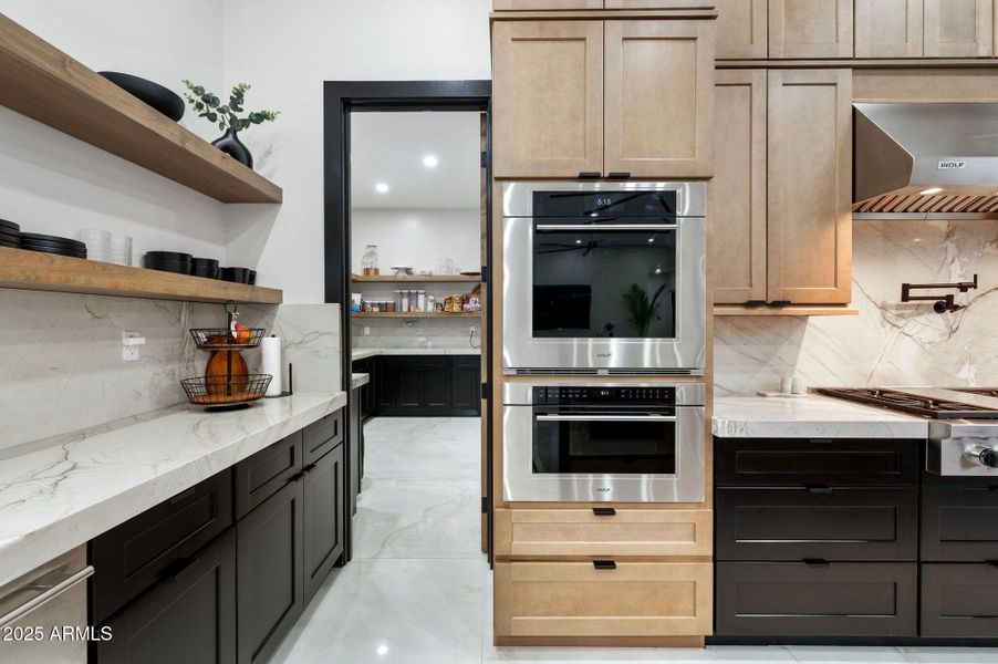 30-Kitchen to Pantry 30-Kitchen to Pantry