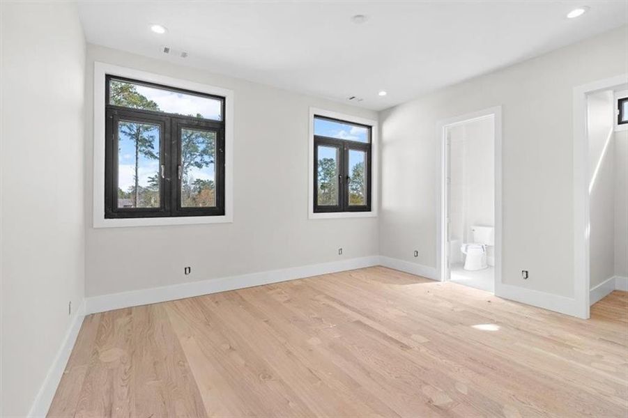 Spacious, unfurnished interior of a new home in , Marietta (Image 58).