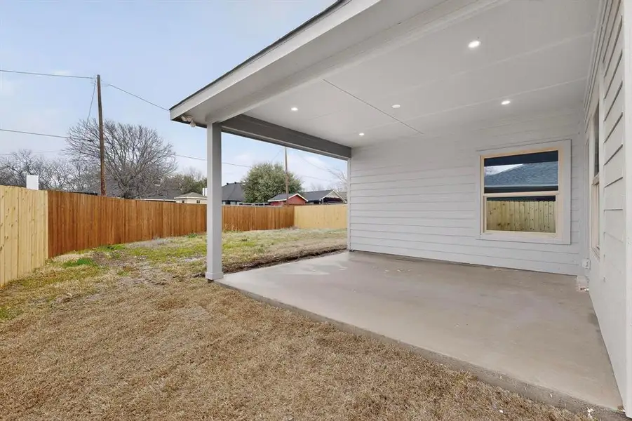 Exterior details and patio area of a home in , Dallas (Image 30).