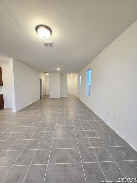 Spacious, unfurnished interior of a new home in Cove at Westover Hills, San Antonio (Image 19).