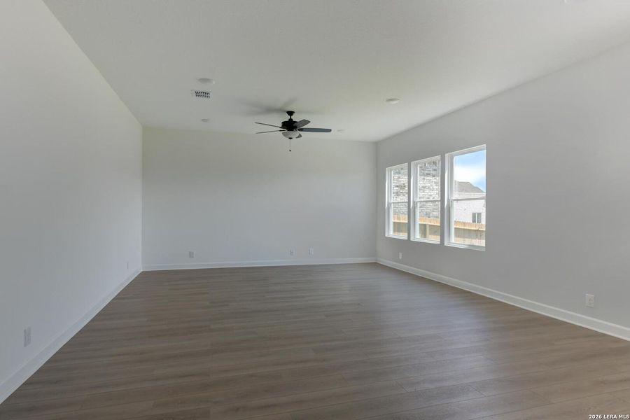 Spacious, unfurnished interior of a new home in Arcadia Ridge, San Antonio (Image 18).