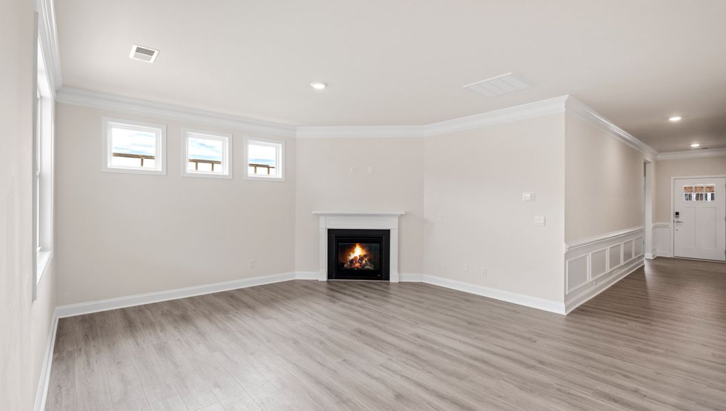 Spacious, unfurnished interior of a new home in Cottonwood Ridge, Piedmont (Image 18).