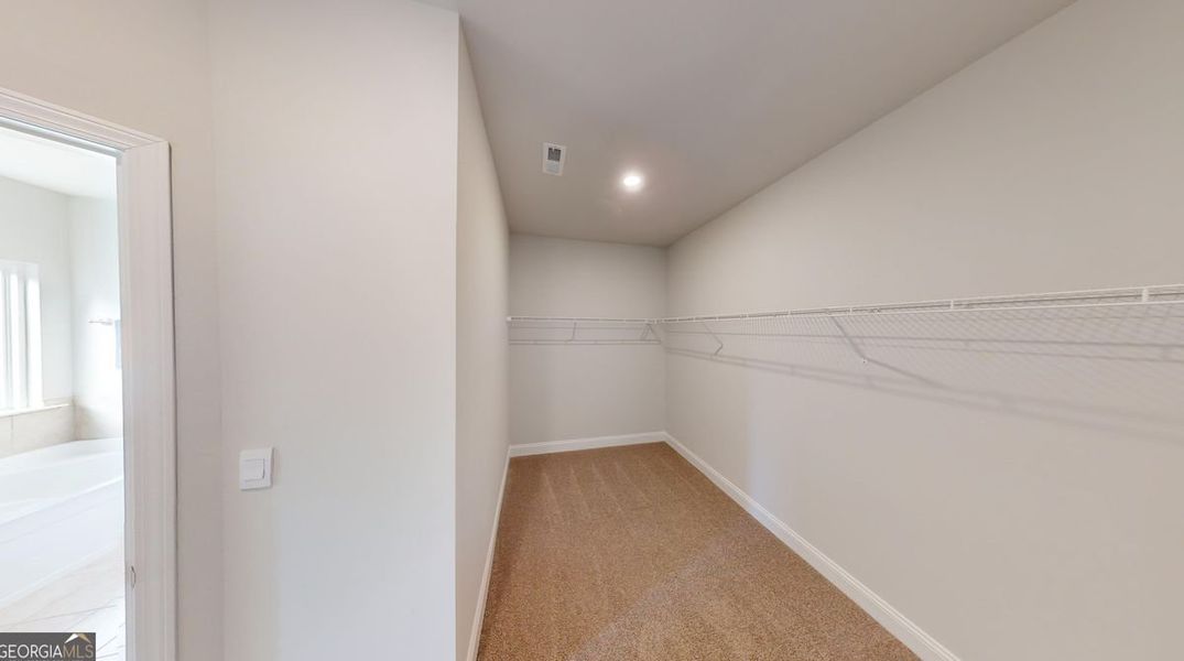 Spacious, unfurnished interior of a new home in Holliday Pass, Griffin (Image 18).