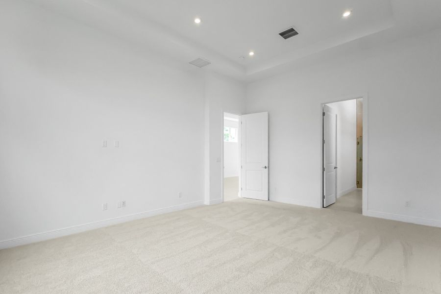 Spacious, unfurnished interior of a new home in Rivella, Port St. Lucie (Image 16).