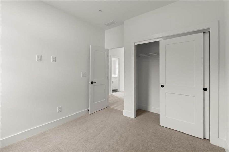 Spacious, unfurnished interior of a new home in , Alpharetta (Image 22).