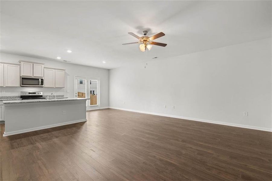 Spacious, unfurnished interior of a new home in Echo Glen, Stockbridge (Image 12).