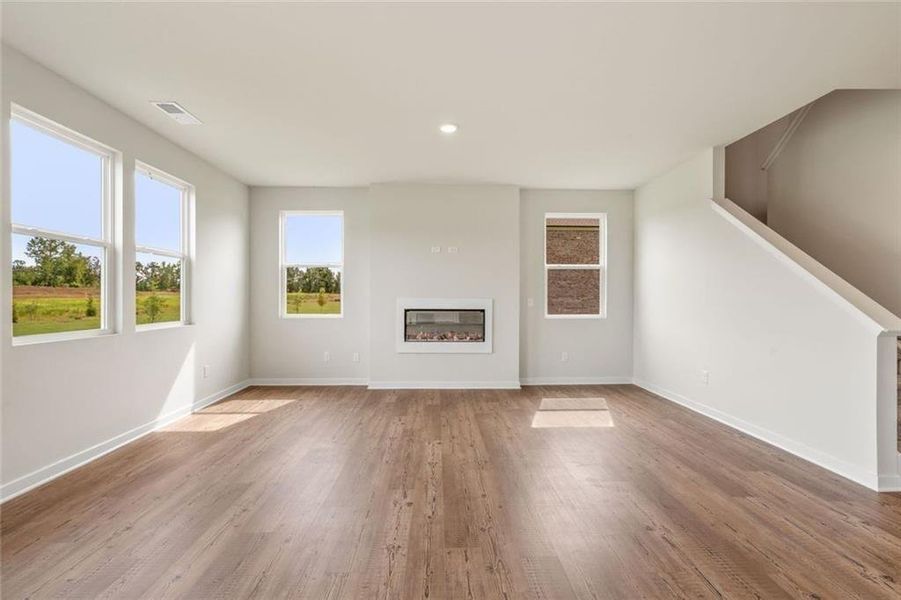 Spacious, unfurnished interior of a new home in Walker Grove, McDonough (Image 21).