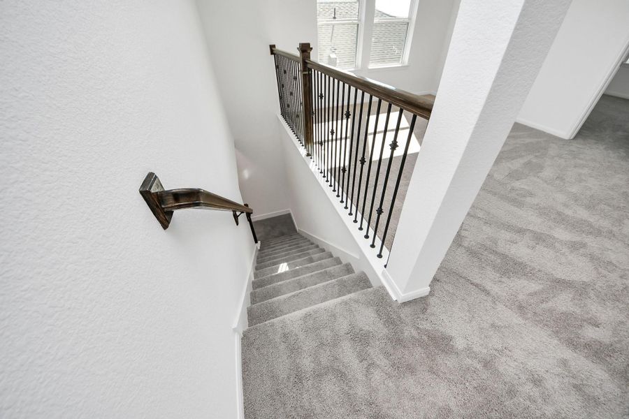 Spacious, unfurnished interior of a new home in Sunterra: Landmark Collection, Katy (Image 15).