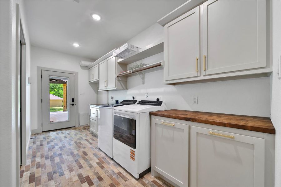 Furnished interior view inside a new home in , Splendora (Image 16).